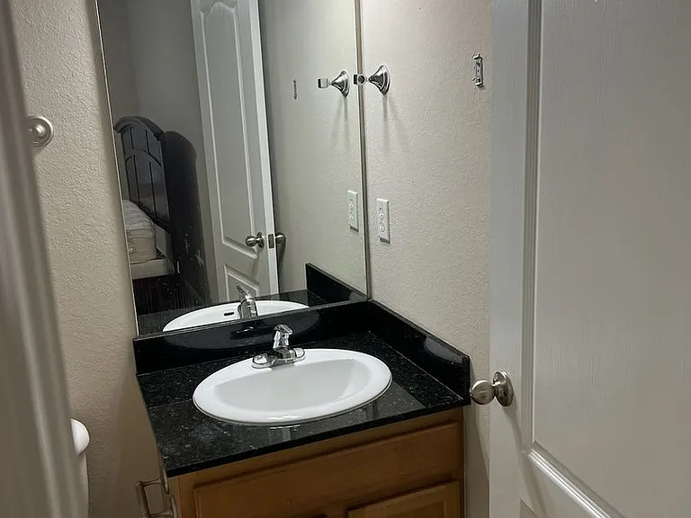 2954 SW 35th Pl #61 — Photo 16
