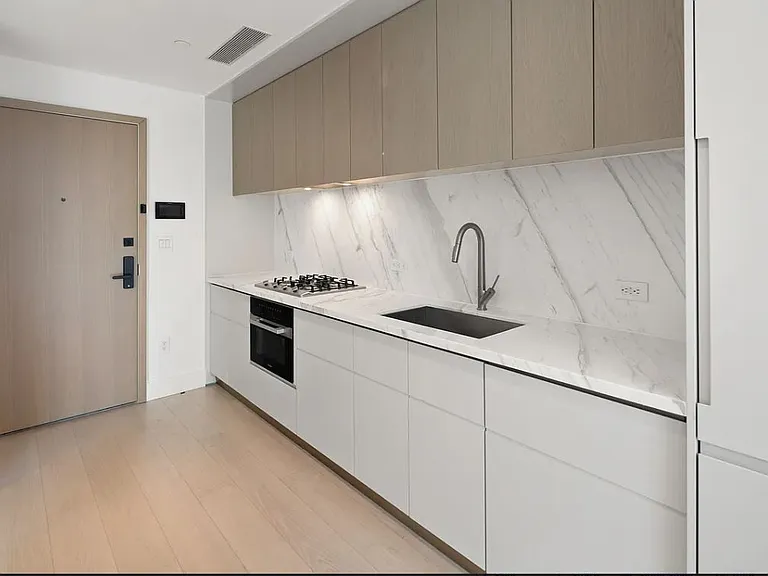 208 Delancey St #2A — Photo 4
