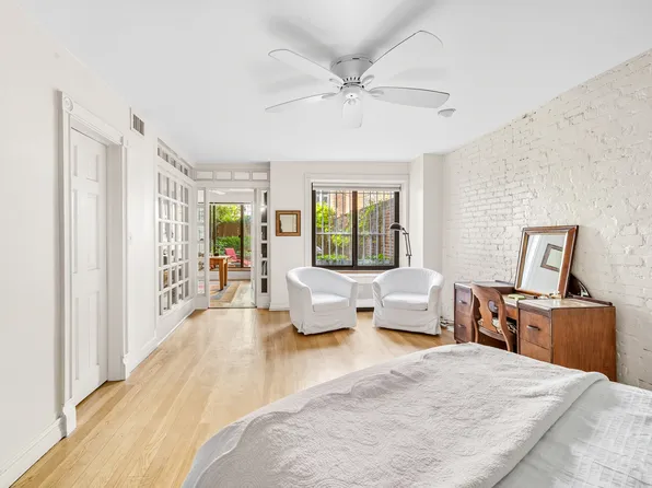 129 West 70th Street image 3 of 15