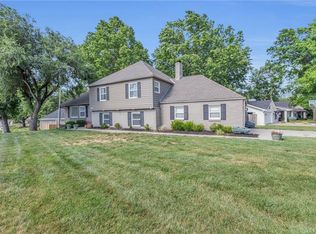 8415 Mission Rd, Prairie Village, KS 66206