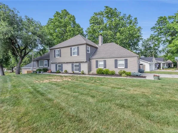 8415 Mission Rd, Prairie Village, KS 66206