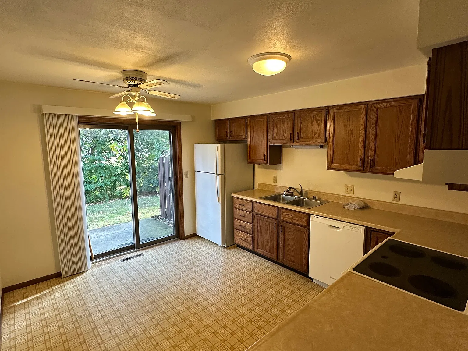 1002-1008 Oxford Drive - 2 — Photo 3
