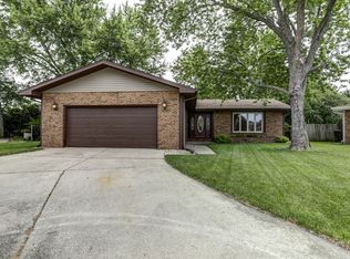 1046 Lancaster Ct, Rantoul, IL 61866