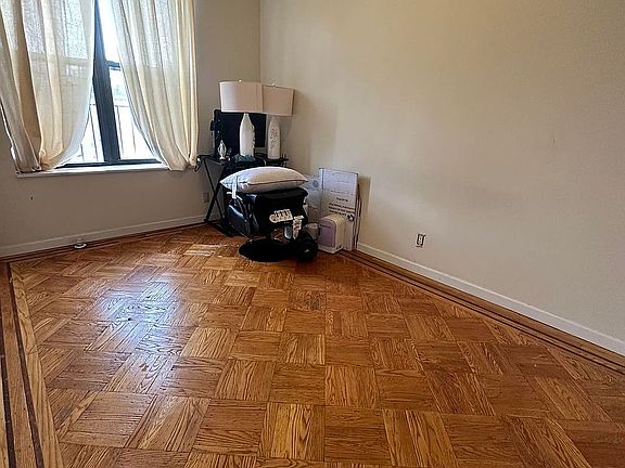 5th image of 725 70th St #C18