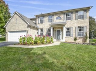 547 Patriot Ct, Gurnee, IL 60031