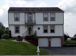 157 Winterbrook Dr, Cranberry Township, PA 16066