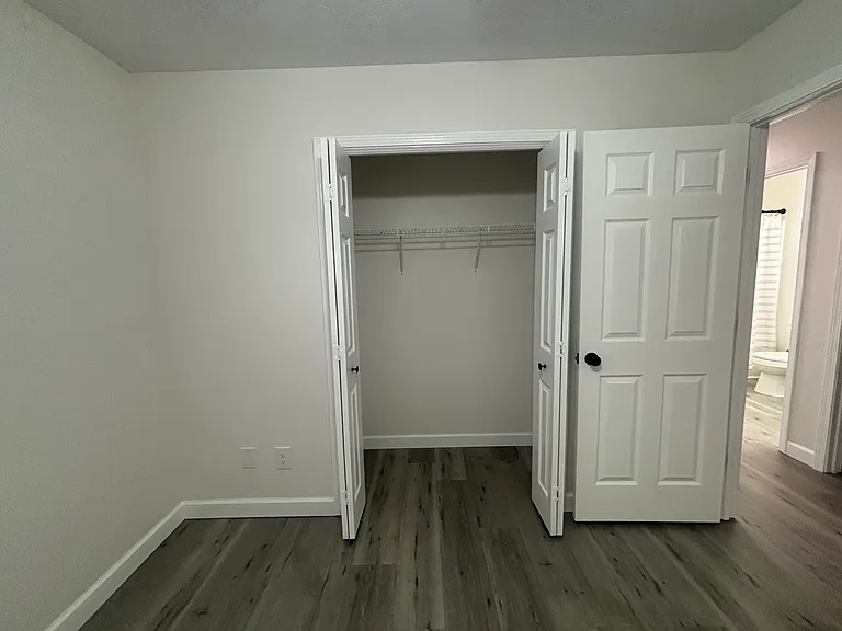 100 Hamlet Rd — Photo 9