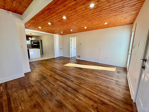 5th image of 1038 Davis Rd