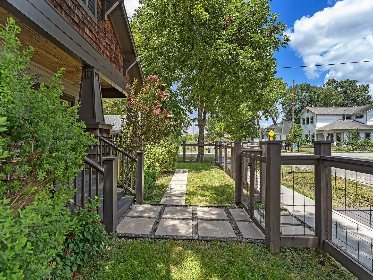 2 bed, 2.0 bath, 1220 sqft, $3,200 — Photo 3