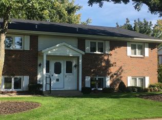669 Andover St SE, Kentwood, MI 49548