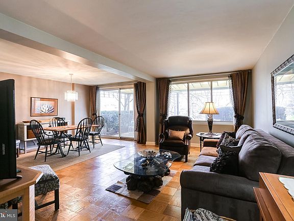 2nd image of 10201 Grosvenor Pl APT 105