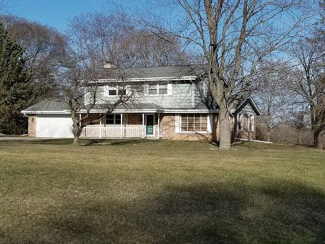W300S3348 Snowdon Dr photo 1