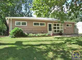 1921 SW Edgewater Ter, Topeka, KS 66604