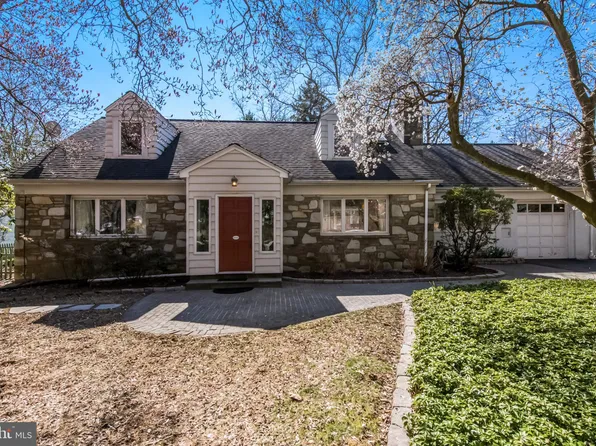 35 Cold Soil Rd, Lawrence Township, NJ 08648