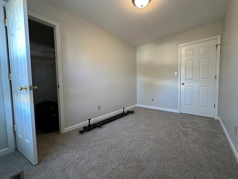 10806 Woodland Dr — Photo 3