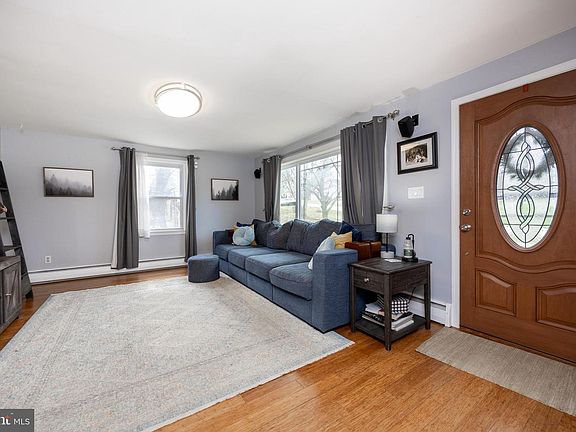 2nd image of 1125 New York Ave