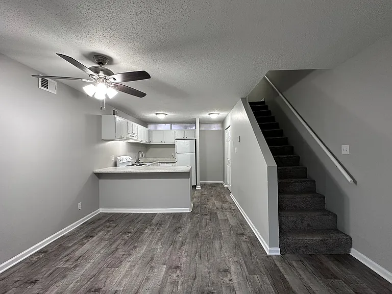 The Hammond Apartments — Photo 35