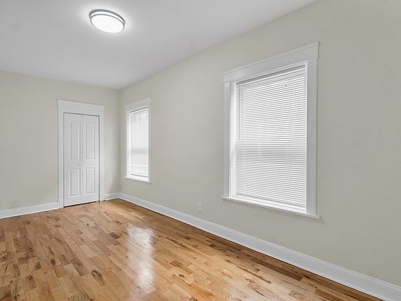 4th image of 43 N Menard Ave