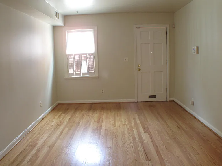 1028 Patapsco St — Photo 7