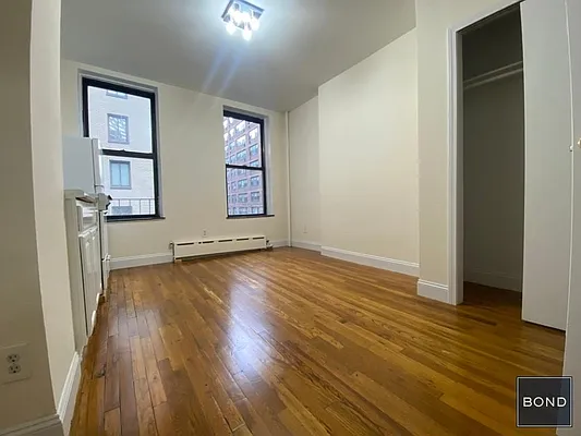 Rented by Bond New York | media 4