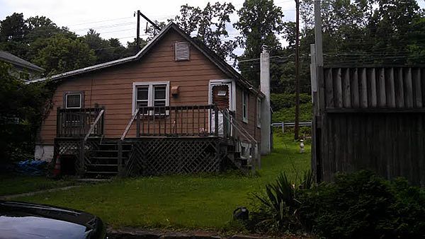 2nd image of 1523 W Lincoln Hwy