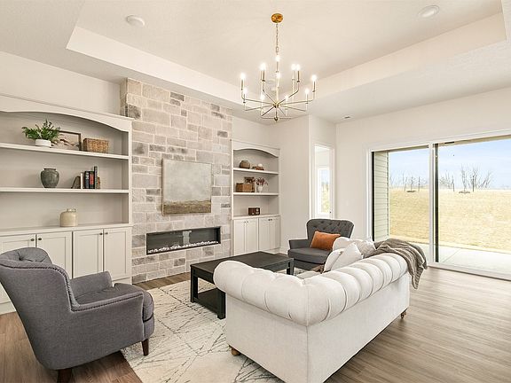 4th image of 1360 SE Menlo Dr