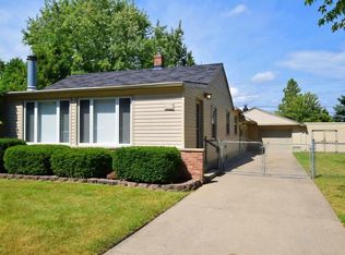 19685 Lakeworth St, Roseville, MI 48066