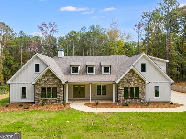 831 Banks Cir, Carrollton, GA 30116