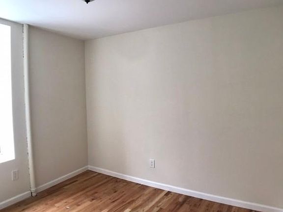 4th image of 260 Brook Ave APT 6