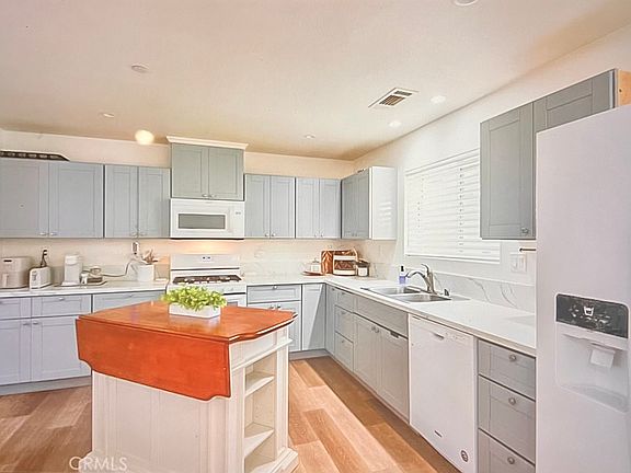 3rd image of 1487 Dottie Ln