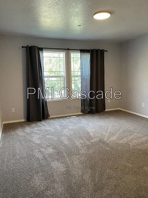 3 bed, 2.0 bath, 1514 sqft, $3,000 — Photo 2