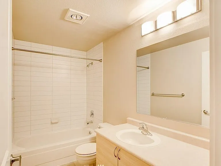 929 3rd Ave #F102 — Photo 14