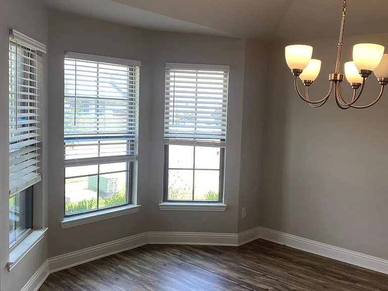 2258 Templin Ave — Photo 3