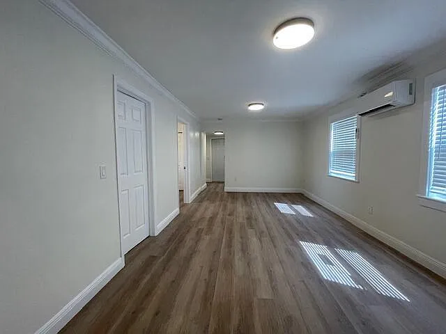 413 N E St — Photo 18