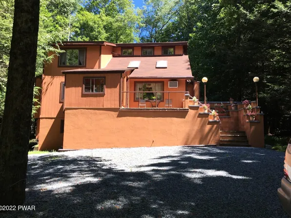 22 Gemini Cir, Lake Ariel, PA 18436
