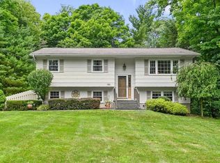 3655 Cooper St, Mohegan Lake, NY 10547
