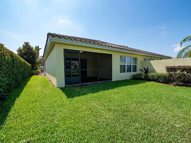 12208 Pescara Ln — Photo 31