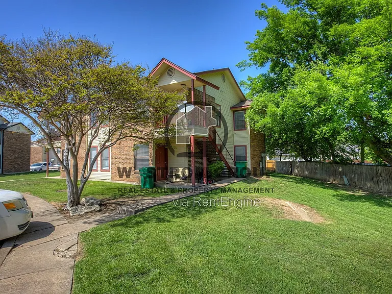 5113 Herrick Ct — Photo 2