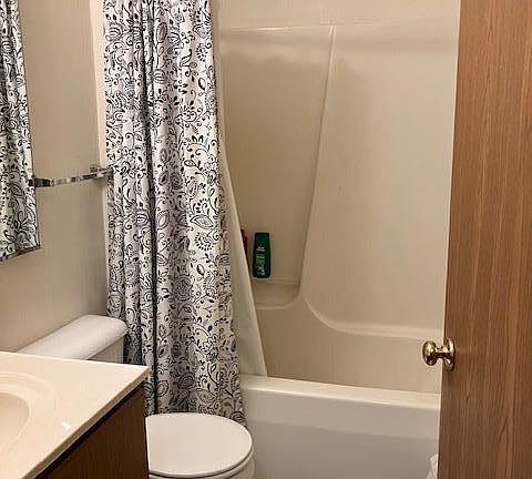 5th image of 906 5th St SW