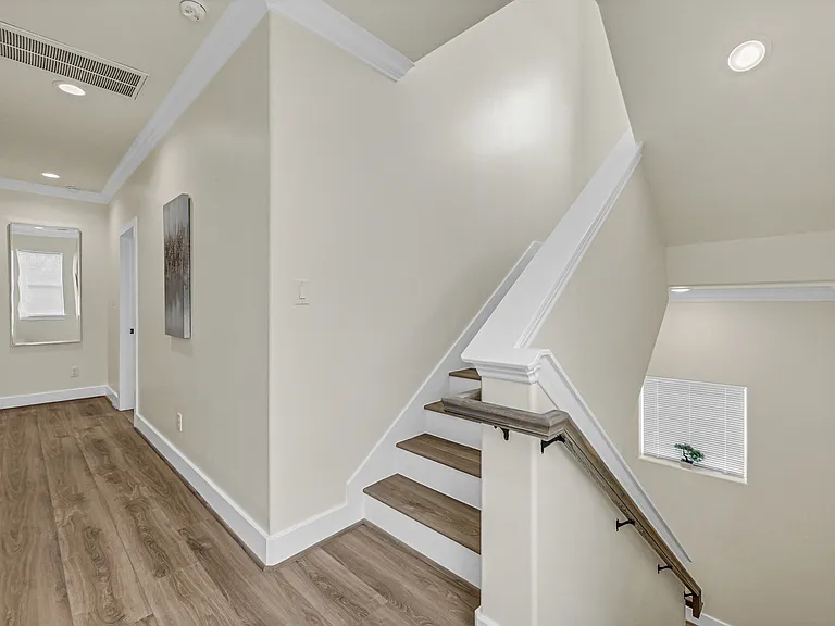 2304 Canfield St — Photo 17