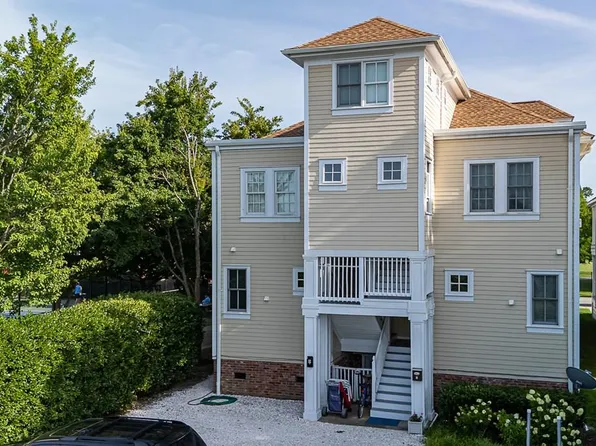 11 Park Row Cpe, Cape Charles, VA 23310