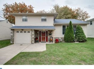 9723 Portis Rd, Philadelphia, PA 19115