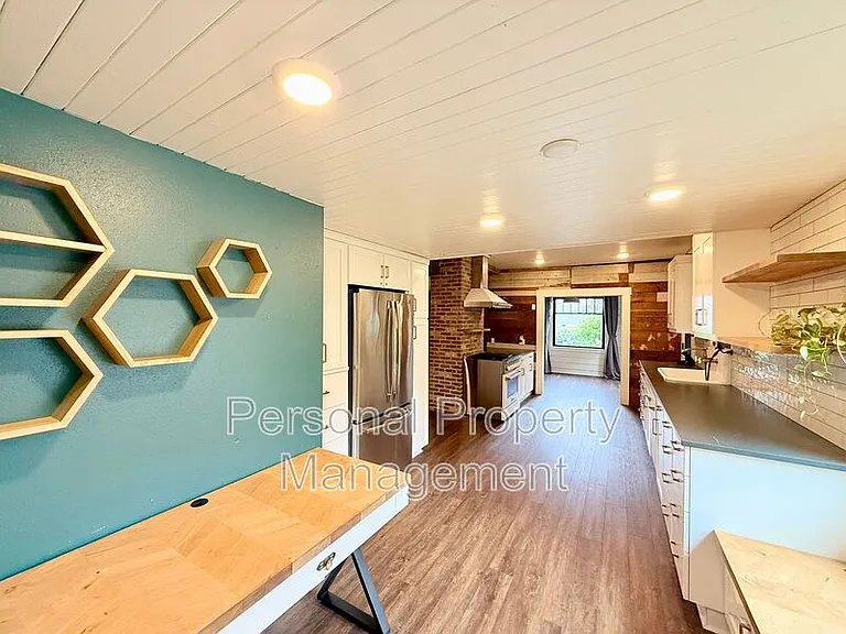 2234 N L St — Photo 8