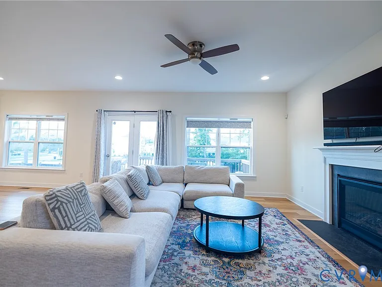 12194 Elnora Ln — Photo 14