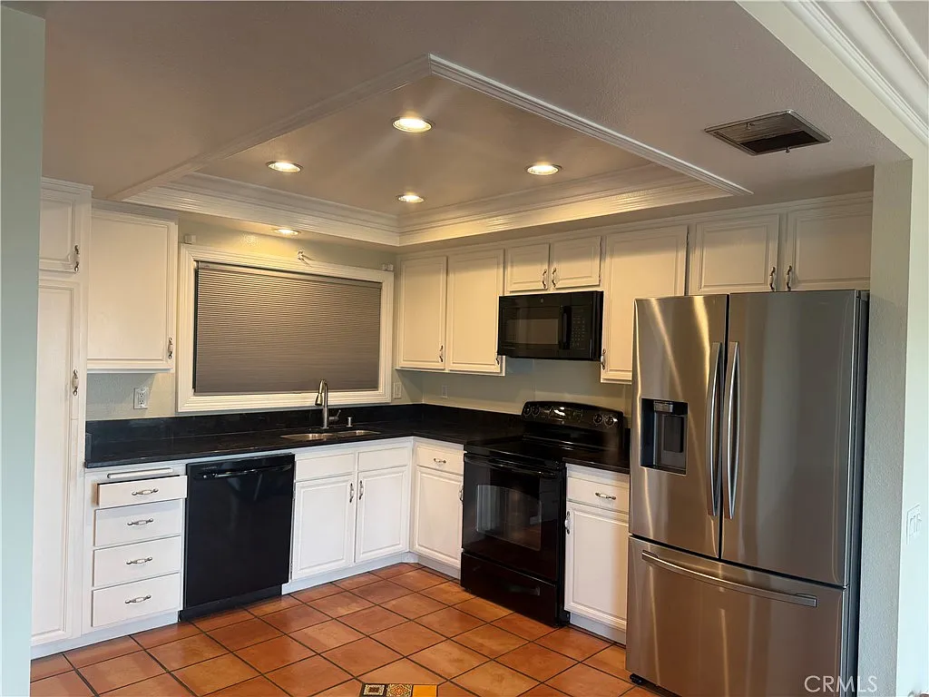 2 bed, 1189 sqft, $2,990 — Photo 3