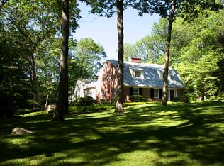 27 Brook Rd, Woodbridge, CT 06525