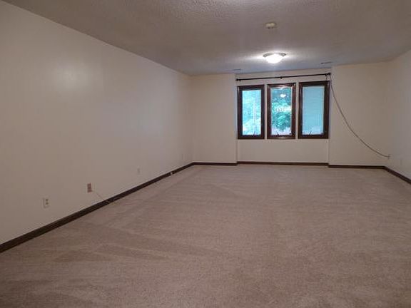 3rd image of 2463 Wildwood Dr