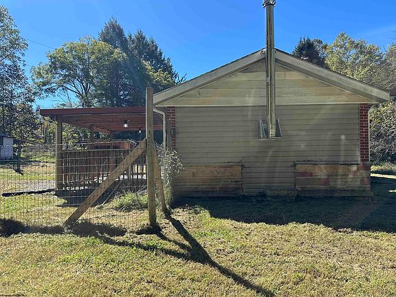 3rd image of 36 Apricot Dr