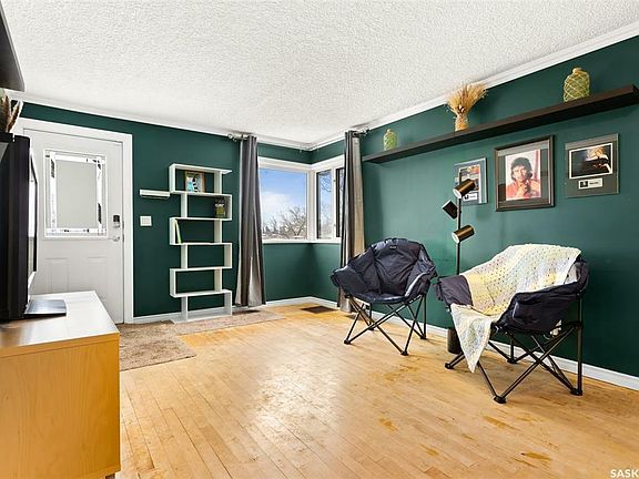 4th image of 5318 Dewdney Ave