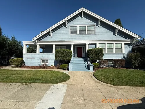 821 Oak St Photo 1